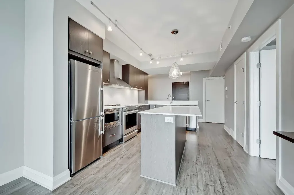 930 6 Avenue SW Calgary AB T2P 1J3