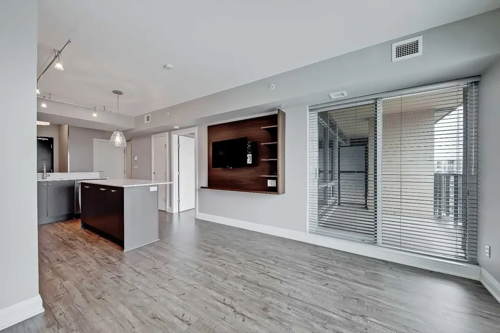 930 6 Avenue SW Calgary AB T2P 1J3