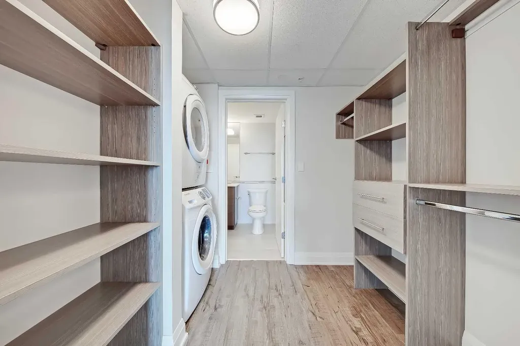 930 6 Avenue SW Calgary AB T2P 1J3