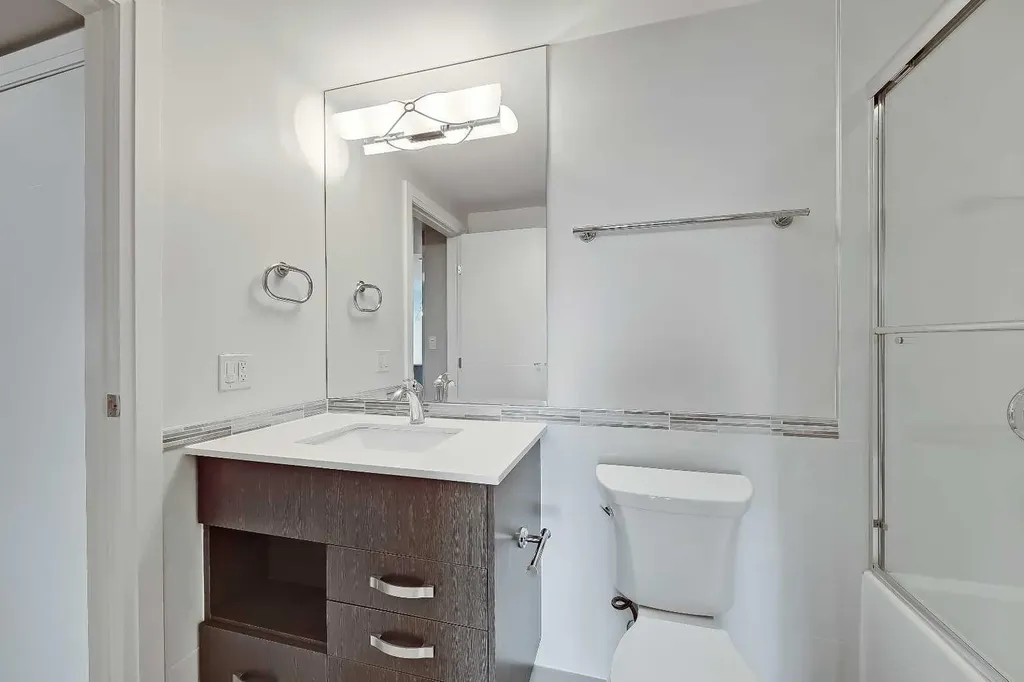 930 6 Avenue SW Calgary AB T2P 1J3