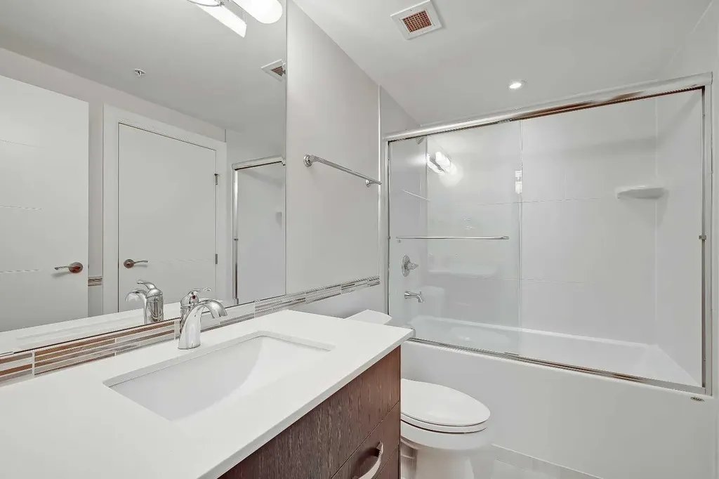 930 6 Avenue SW Calgary AB T2P 1J3
