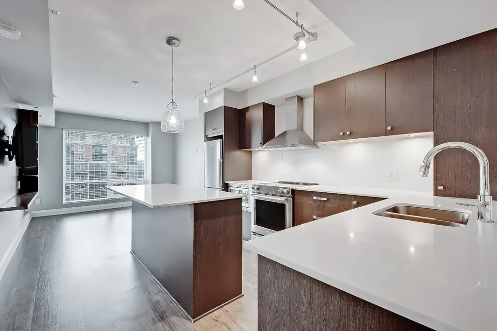 930 6 Avenue SW Calgary AB T2P 1J3