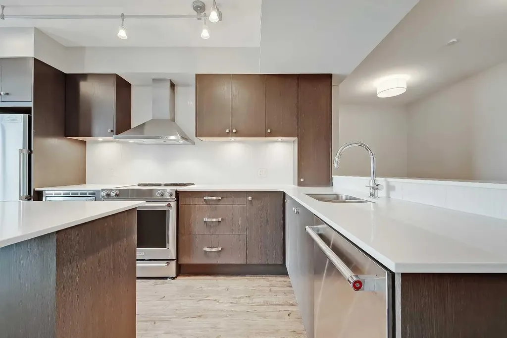 930 6 Avenue SW Calgary AB T2P 1J3