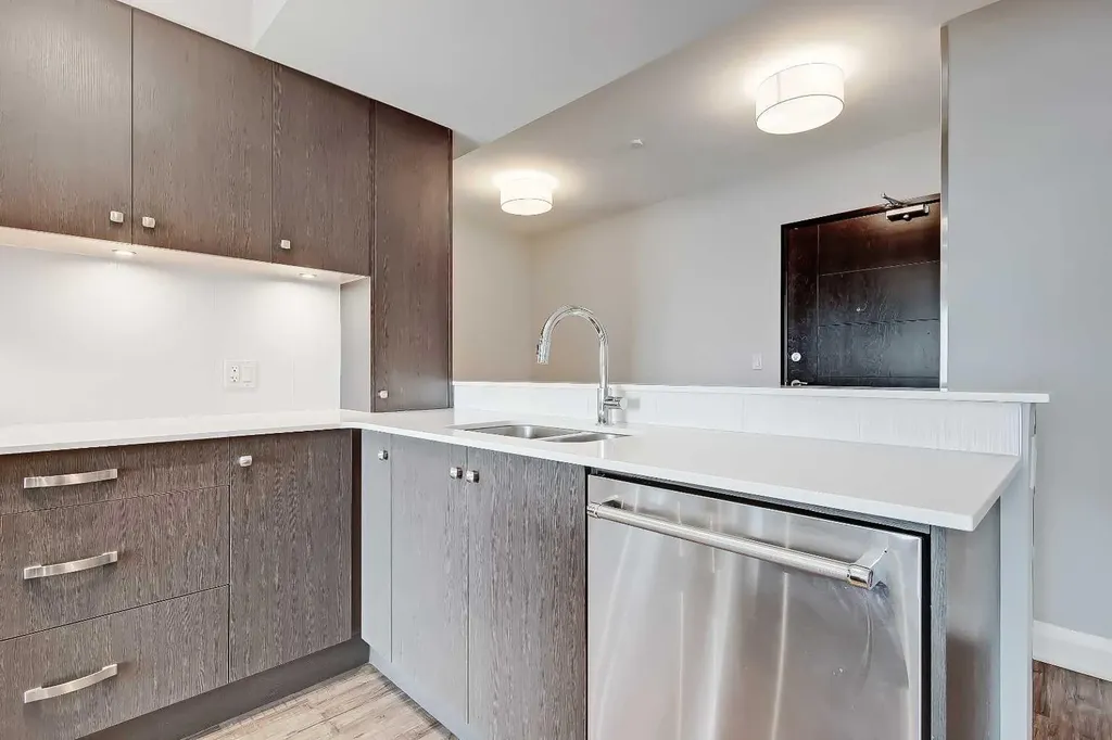 930 6 Avenue SW Calgary AB T2P 1J3