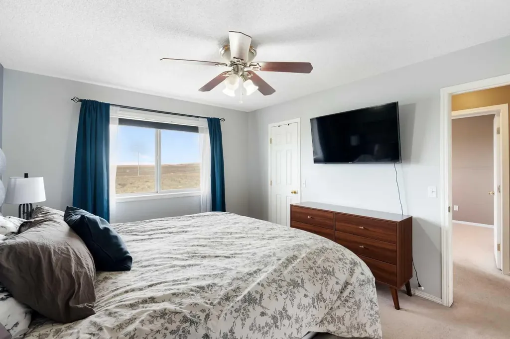 459 Citadel Meadow Bay NW Calgary AB T3G 4Z2