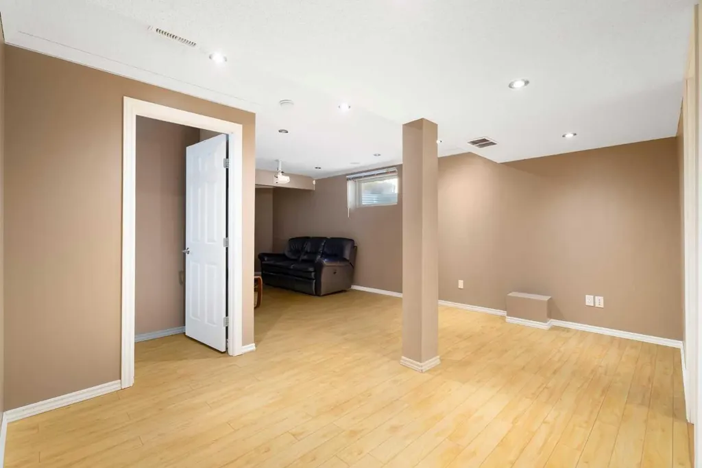 459 Citadel Meadow Bay NW Calgary AB T3G 4Z2