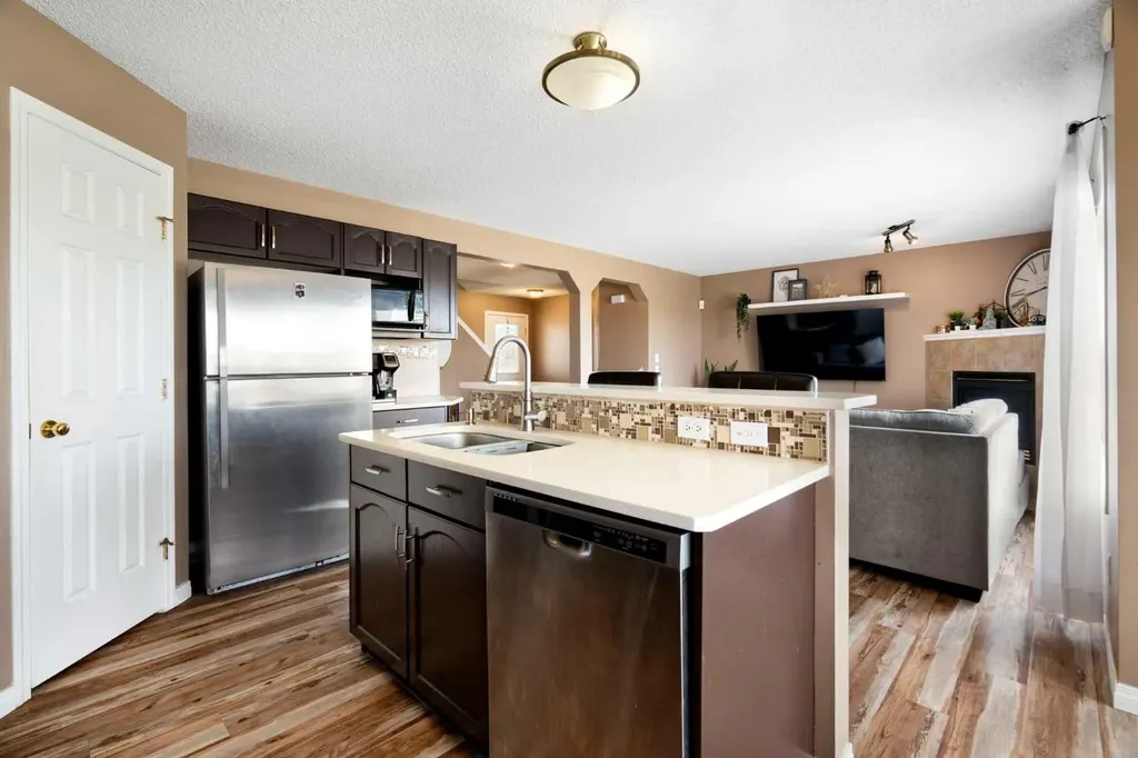 459 Citadel Meadow Bay NW Calgary AB T3G 4Z2