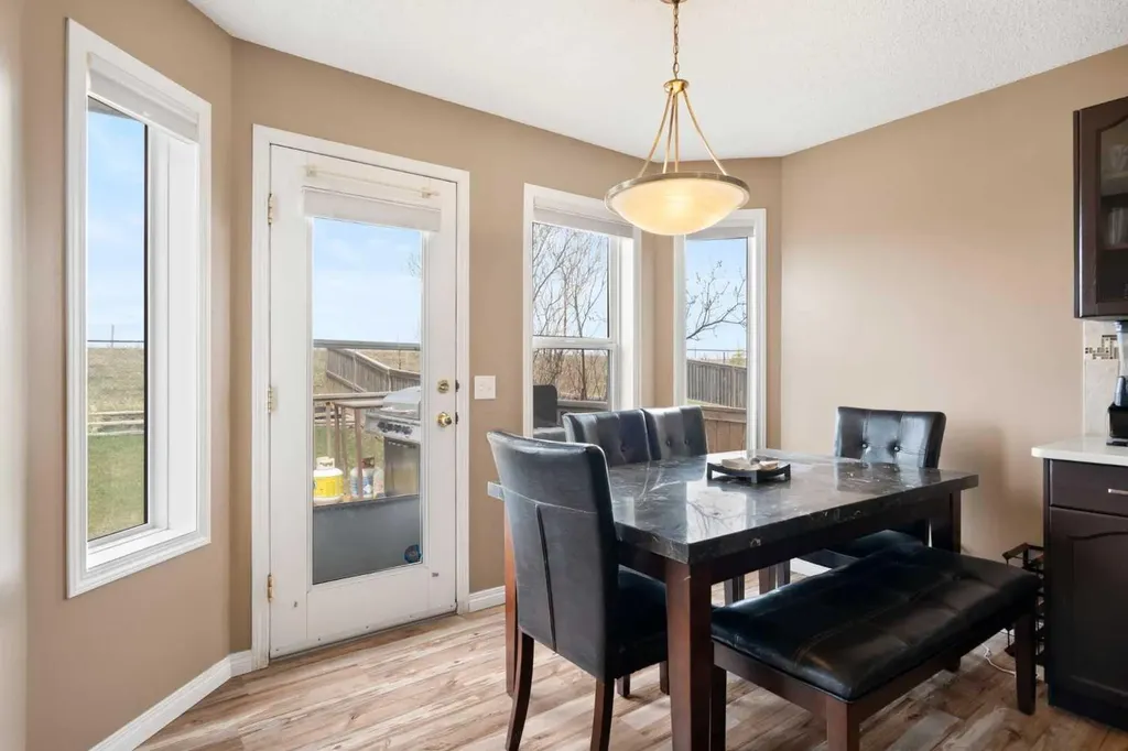 459 Citadel Meadow Bay NW Calgary AB T3G 4Z2