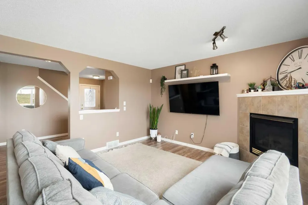 459 Citadel Meadow Bay NW Calgary AB T3G 4Z2