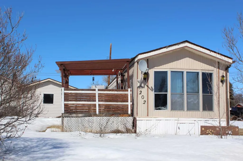 202 7th Avenue SE Manning AB T0H 2M0