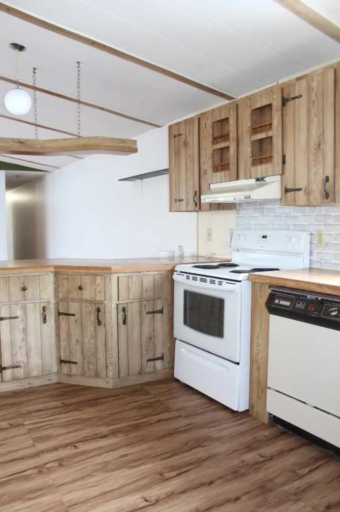 202 7th Avenue SE Manning AB T0H 2M0
