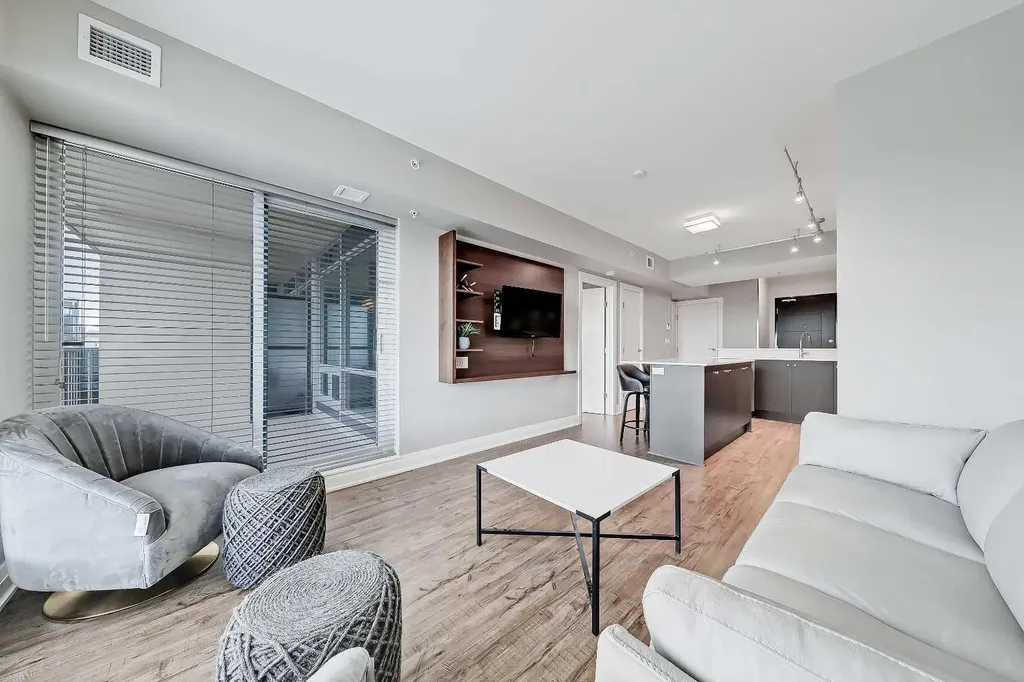 930 6 Avenue SW Calgary AB T2P 1J3
