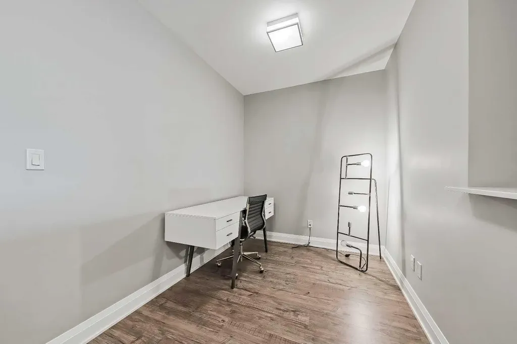 930 6 Avenue SW Calgary AB T2P 1J3