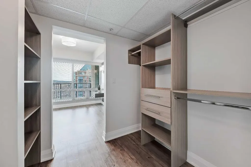 930 6 Avenue SW Calgary AB T2P 1J3