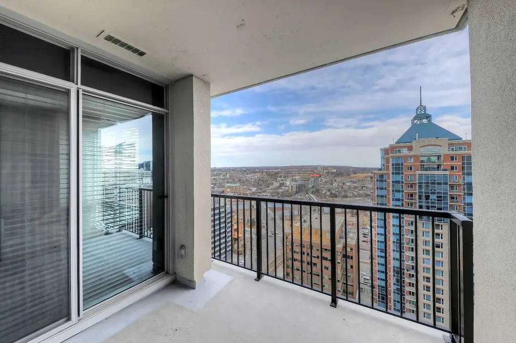 930 6 Avenue SW Calgary AB T2P 1J3