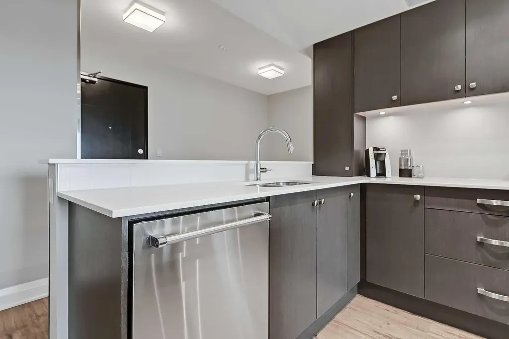 930 6 Avenue SW Calgary AB T2P 1J3