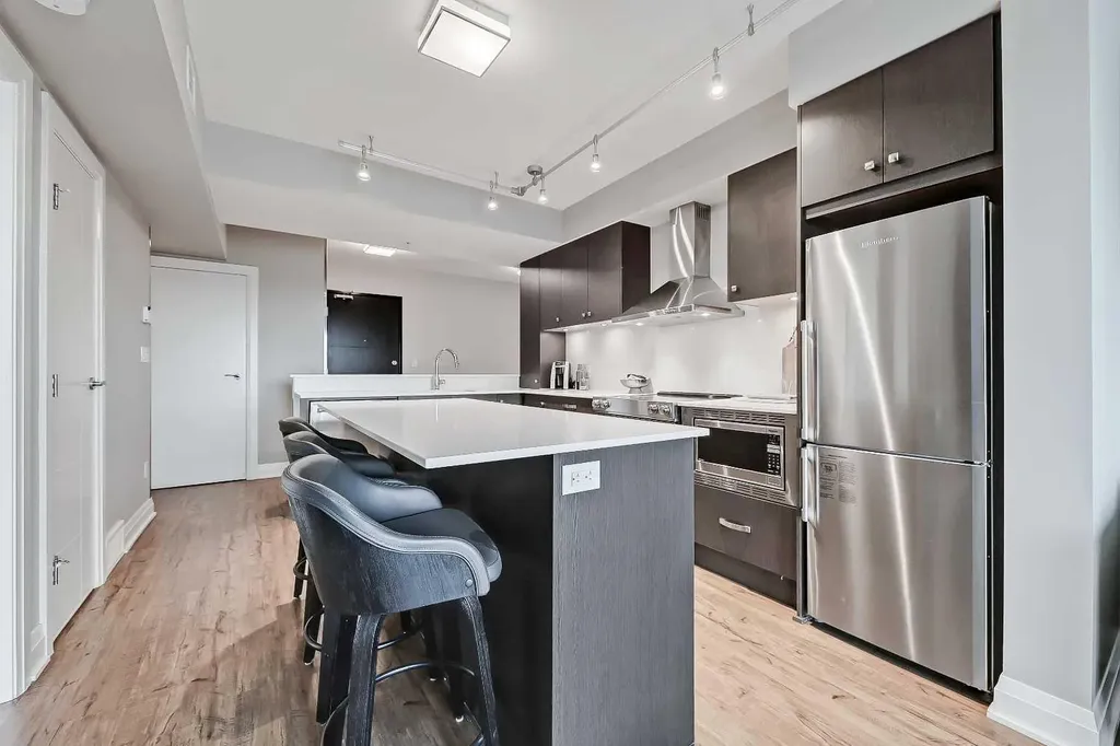 930 6 Avenue SW Calgary AB T2P 1J3