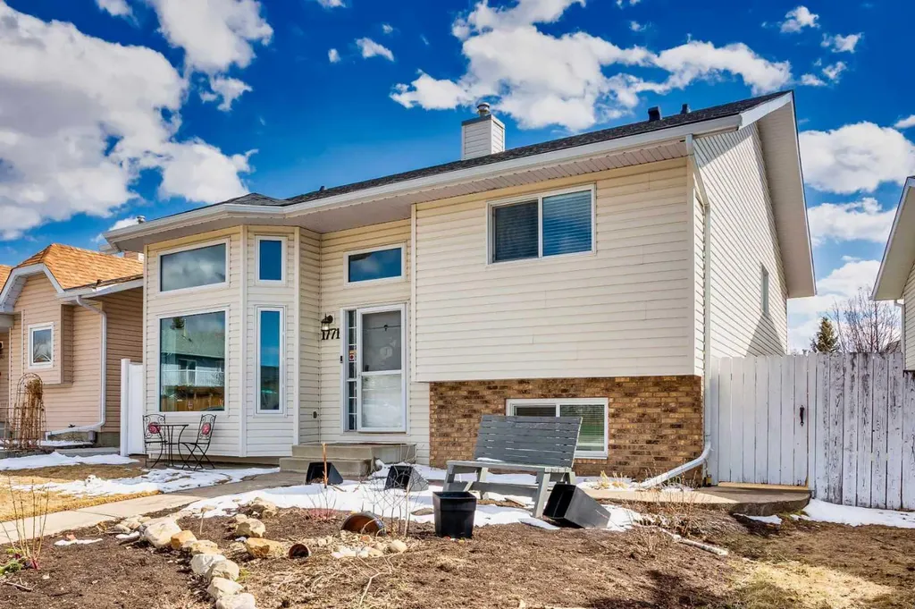 1771 Meadowbrook Drive SE Airdrie AB T4A 2A4