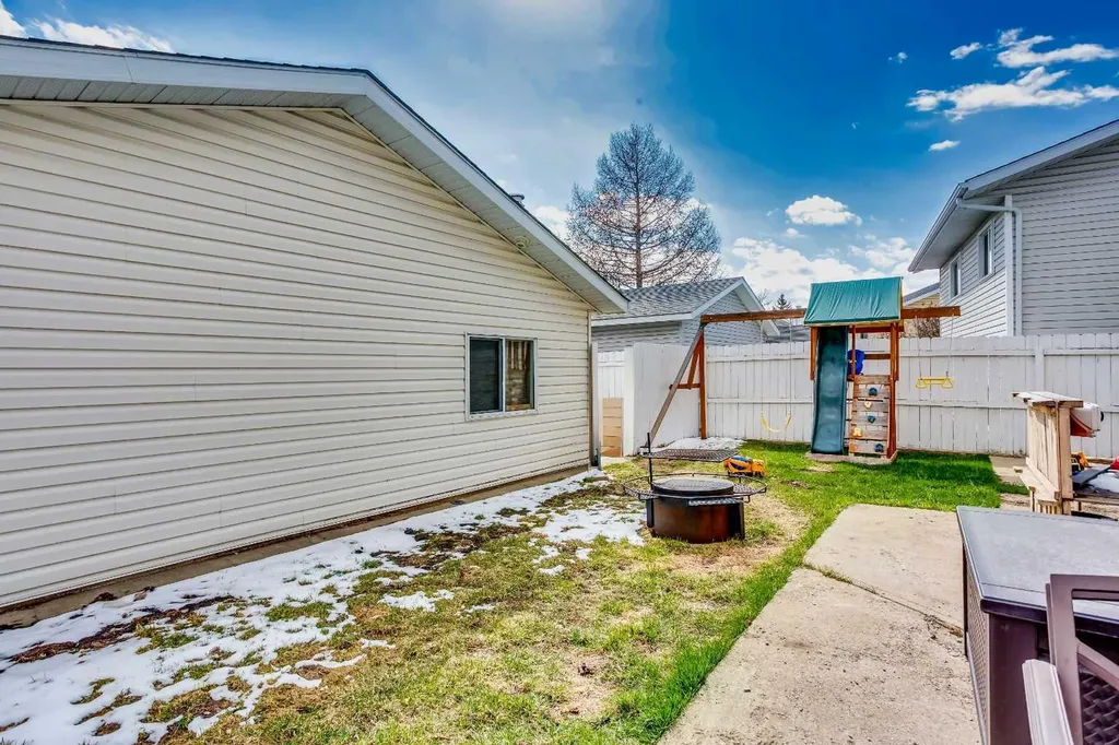1771 Meadowbrook Drive SE Airdrie AB T4A 2A4
