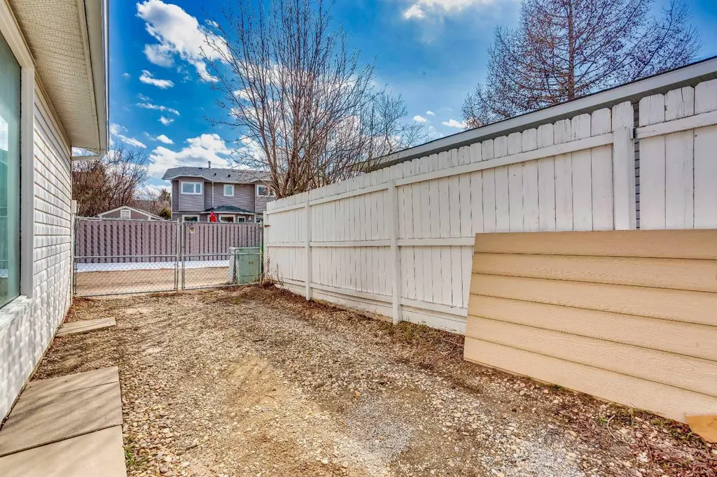 1771 Meadowbrook Drive SE Airdrie AB T4A 2A4