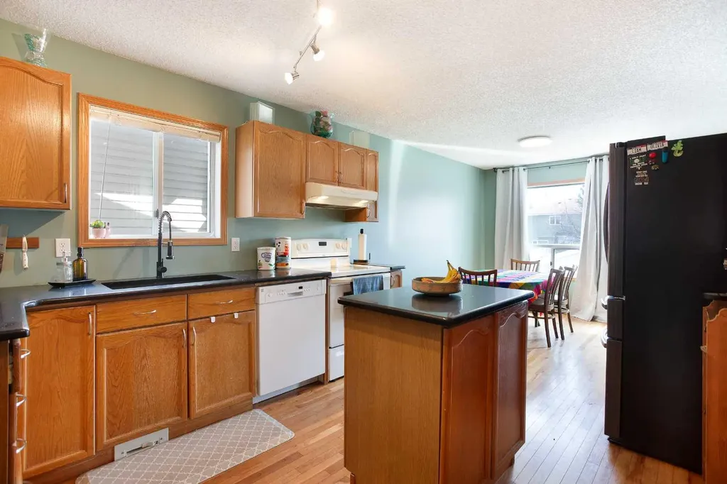 1771 Meadowbrook Drive SE Airdrie AB T4A 2A4
