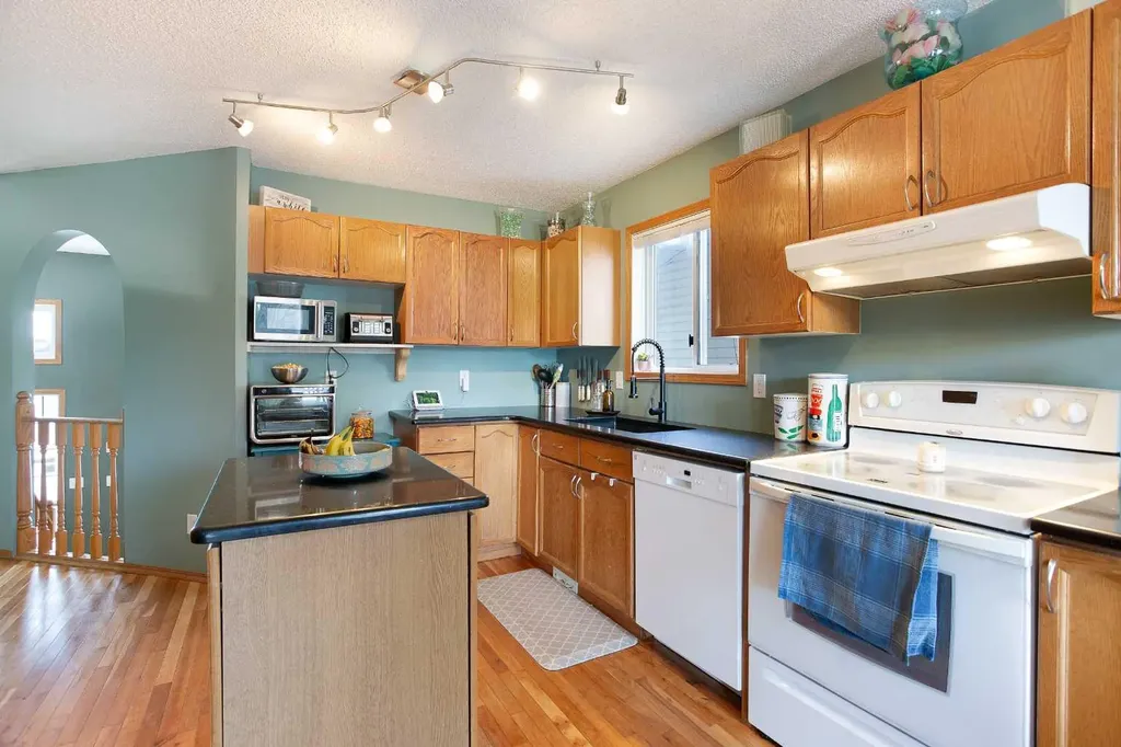 1771 Meadowbrook Drive SE Airdrie AB T4A 2A4