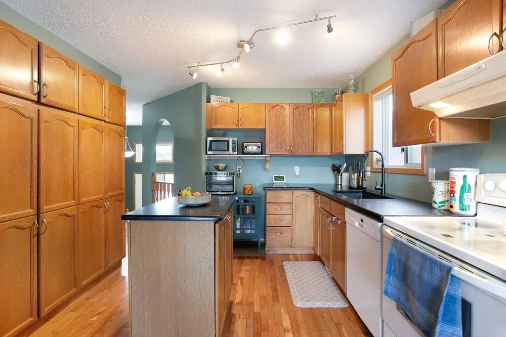 1771 Meadowbrook Drive SE Airdrie AB T4A 2A4