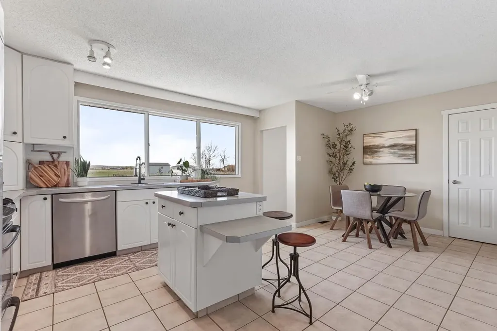 122 S 3 Street W Magrath AB T0K 1J0
