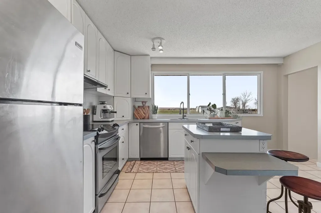 122 S 3 Street W Magrath AB T0K 1J0