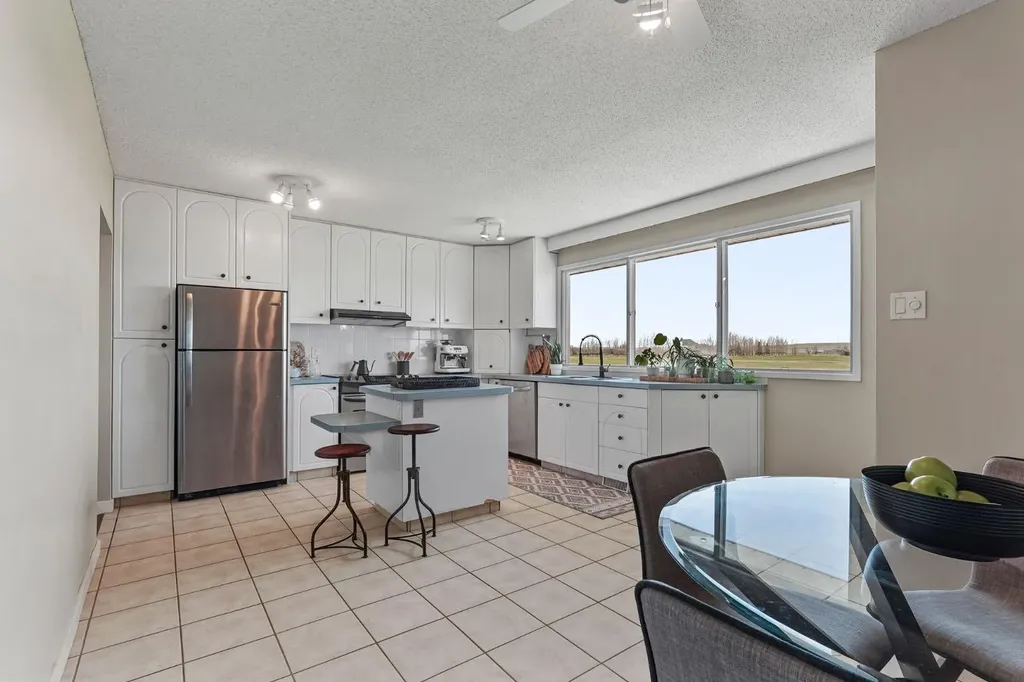 122 S 3 Street W Magrath AB T0K 1J0