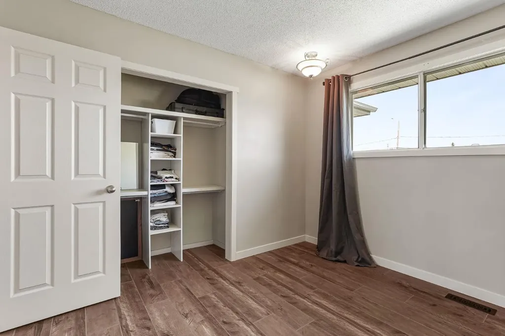 122 S 3 Street W Magrath AB T0K 1J0
