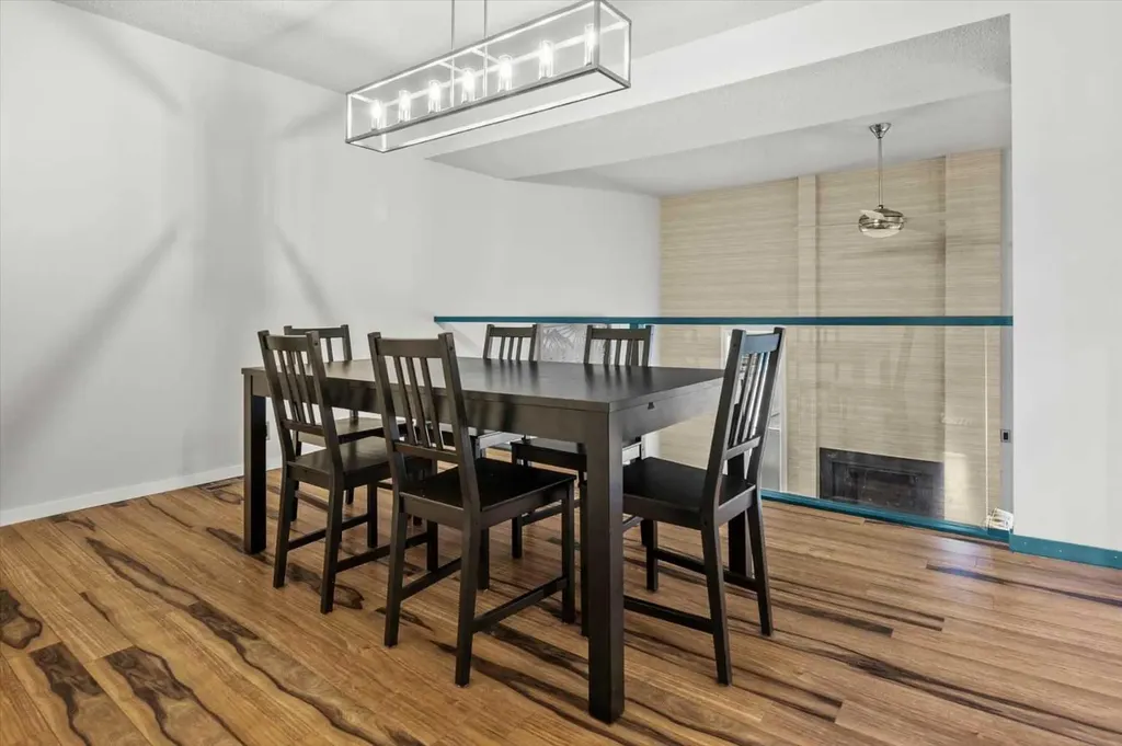 27 Silver Springs Drive NW Calgary AB T3N 4N3