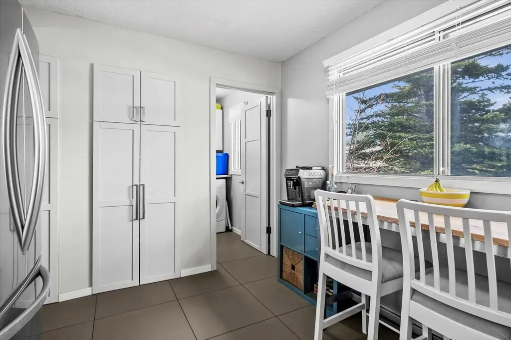 27 Silver Springs Drive NW Calgary AB T3N 4N3