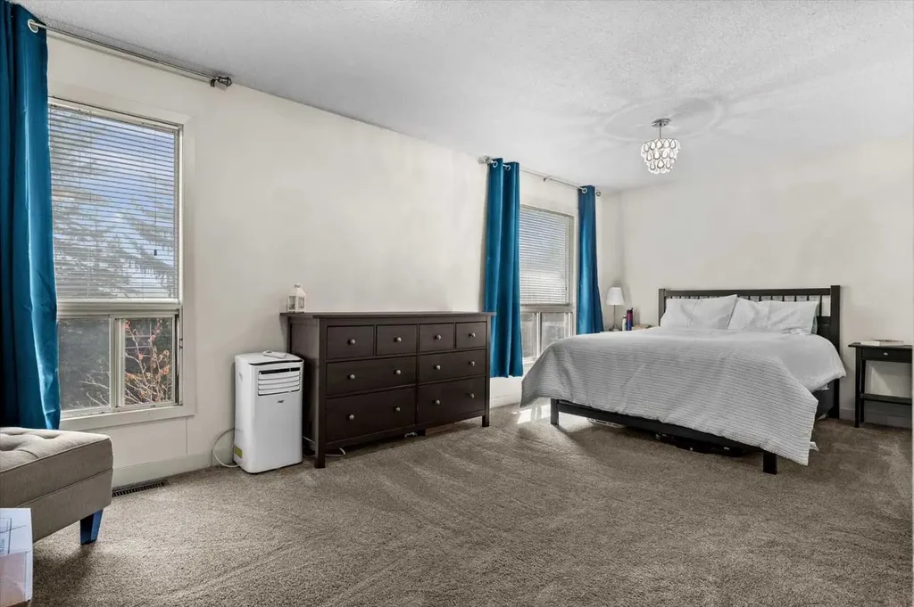 27 Silver Springs Drive NW Calgary AB T3N 4N3