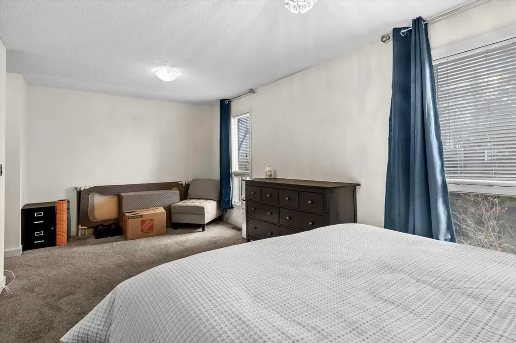 27 Silver Springs Drive NW Calgary AB T3N 4N3