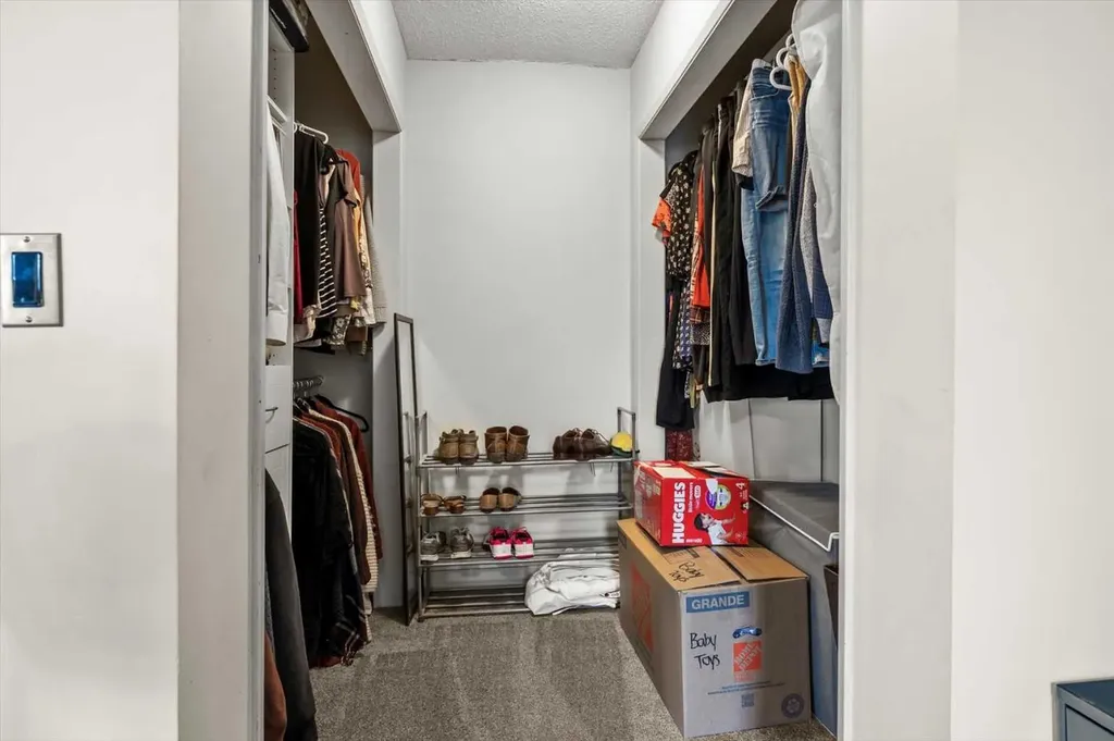 27 Silver Springs Drive NW Calgary AB T3N 4N3