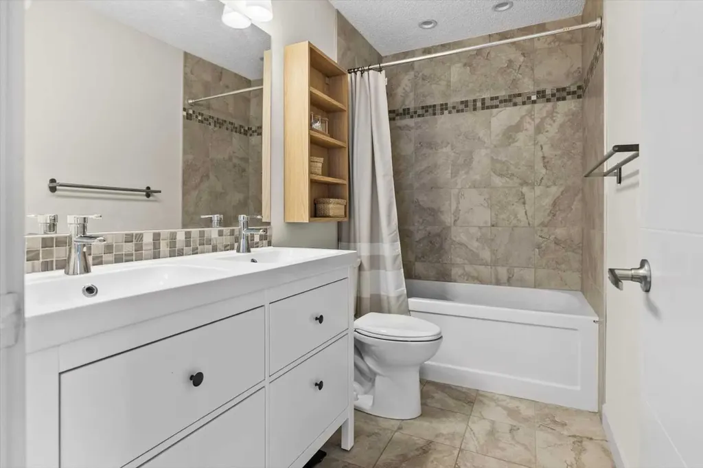 27 Silver Springs Drive NW Calgary AB T3N 4N3