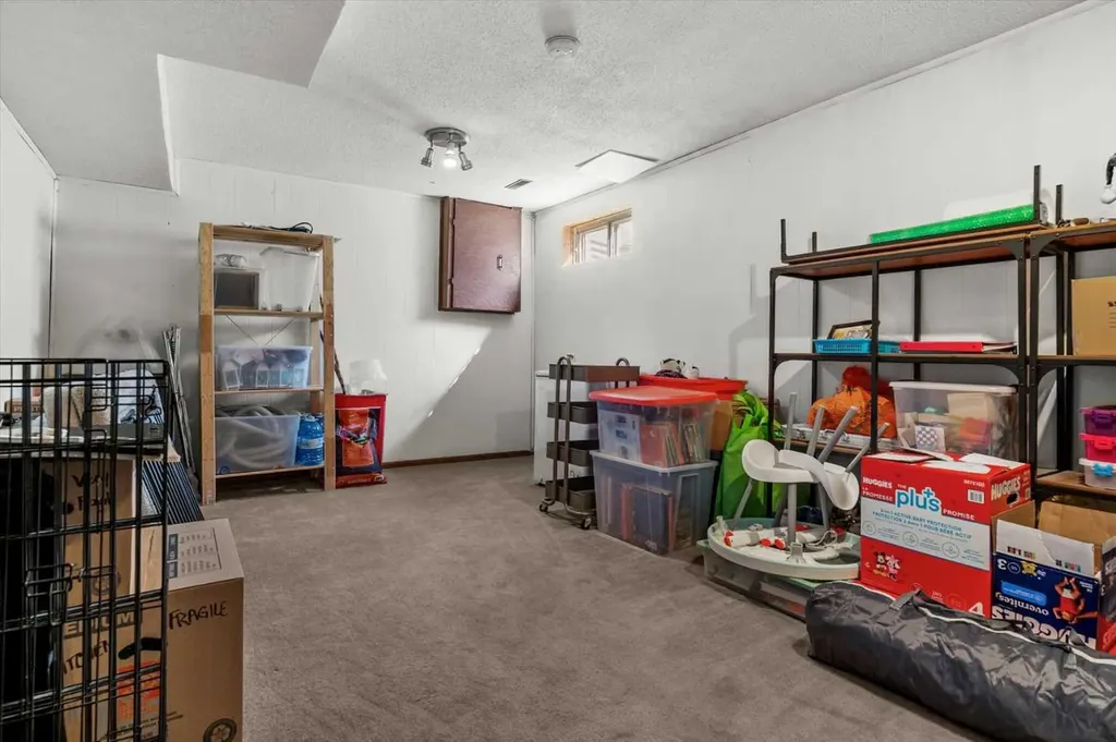 27 Silver Springs Drive NW Calgary AB T3N 4N3