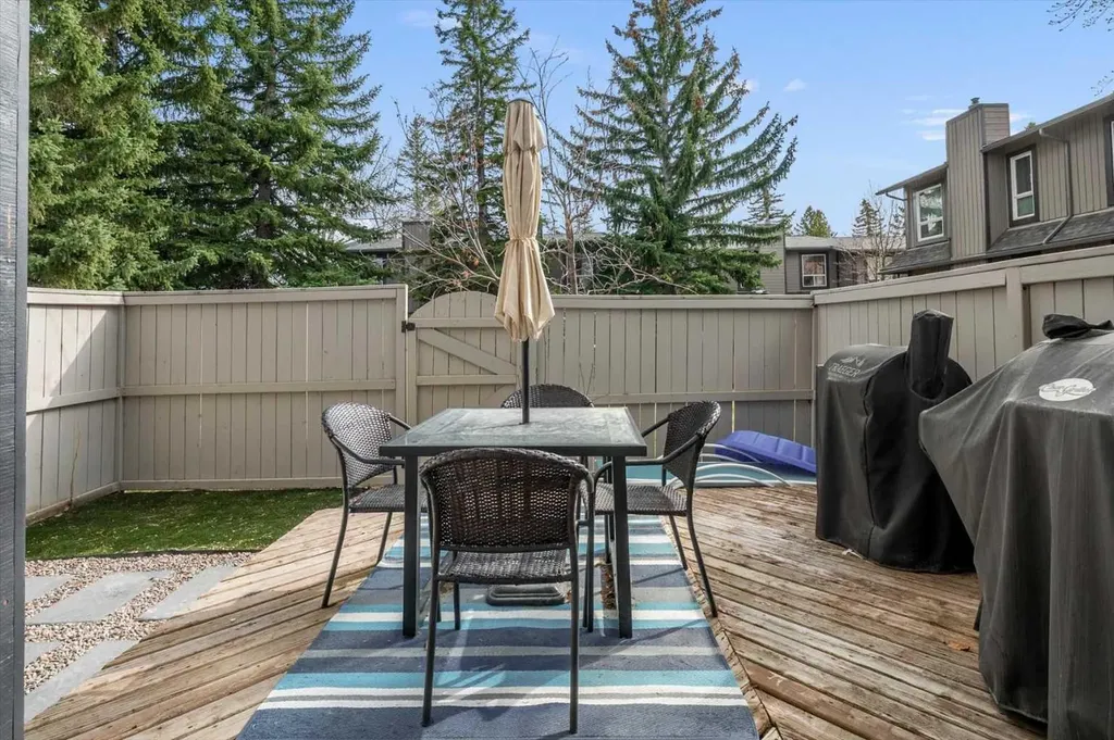 27 Silver Springs Drive NW Calgary AB T3N 4N3