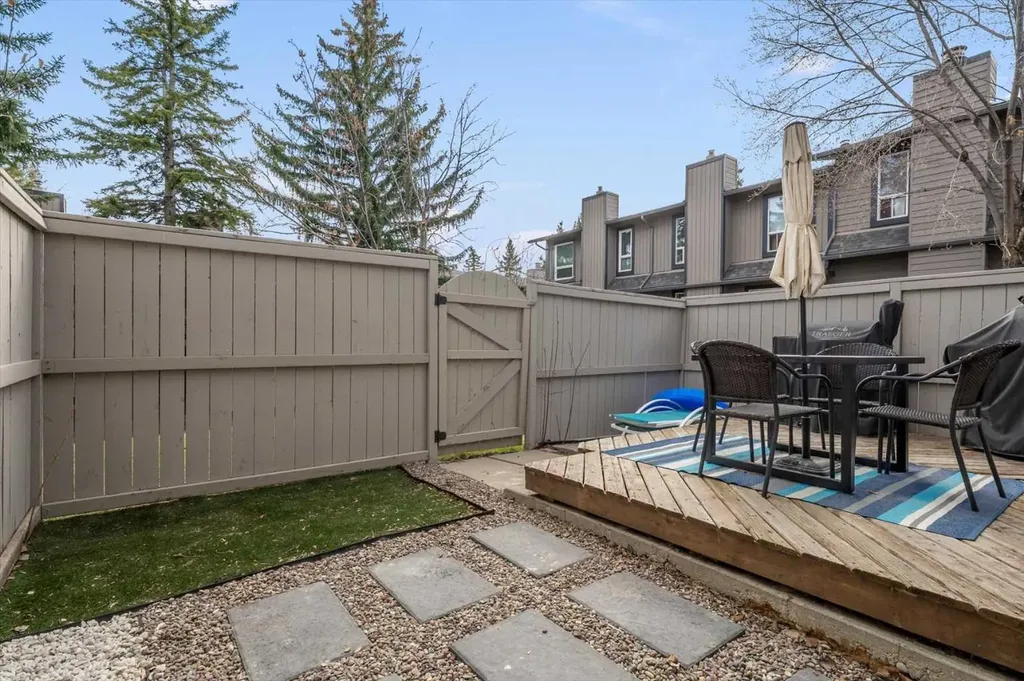 27 Silver Springs Drive NW Calgary AB T3N 4N3