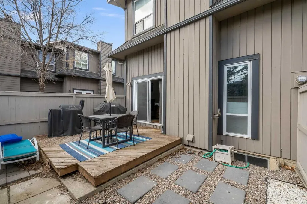 27 Silver Springs Drive NW Calgary AB T3N 4N3