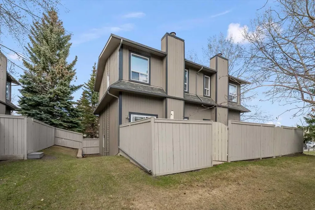 27 Silver Springs Drive NW Calgary AB T3N 4N3
