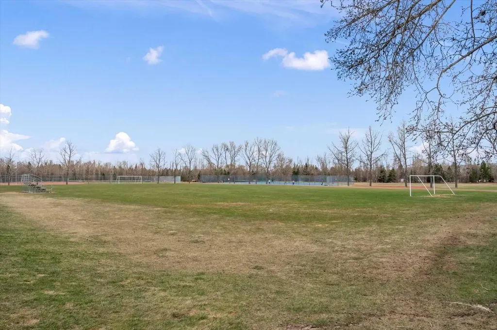 27 Silver Springs Drive NW Calgary AB T3N 4N3