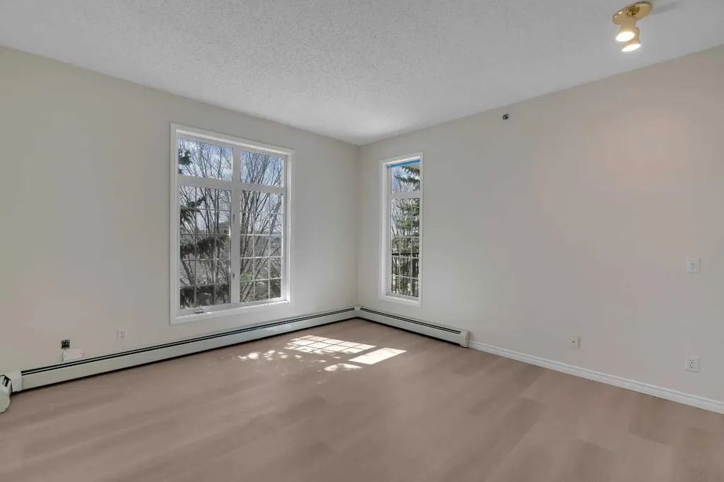 4835 Dalhousie Drive NW Calgary AB T3A 5R7