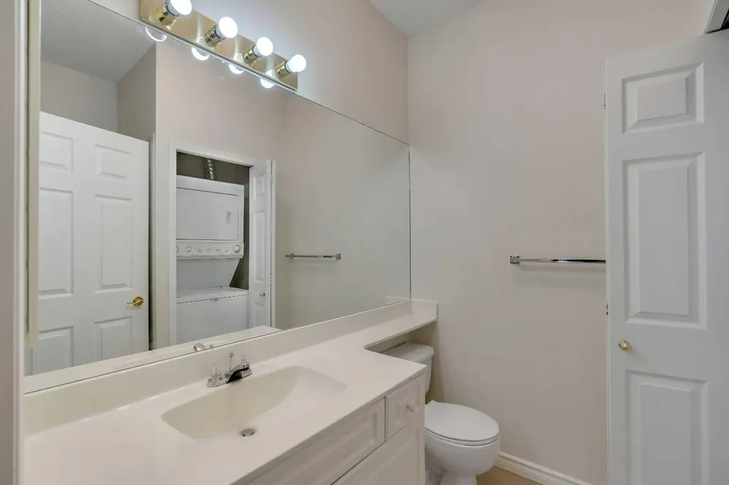 4835 Dalhousie Drive NW Calgary AB T3A 5R7