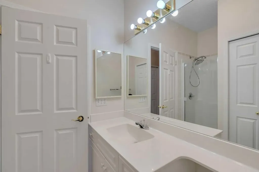 4835 Dalhousie Drive NW Calgary AB T3A 5R7
