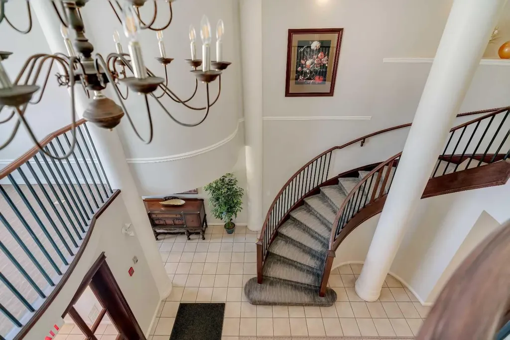 4835 Dalhousie Drive NW Calgary AB T3A 5R7