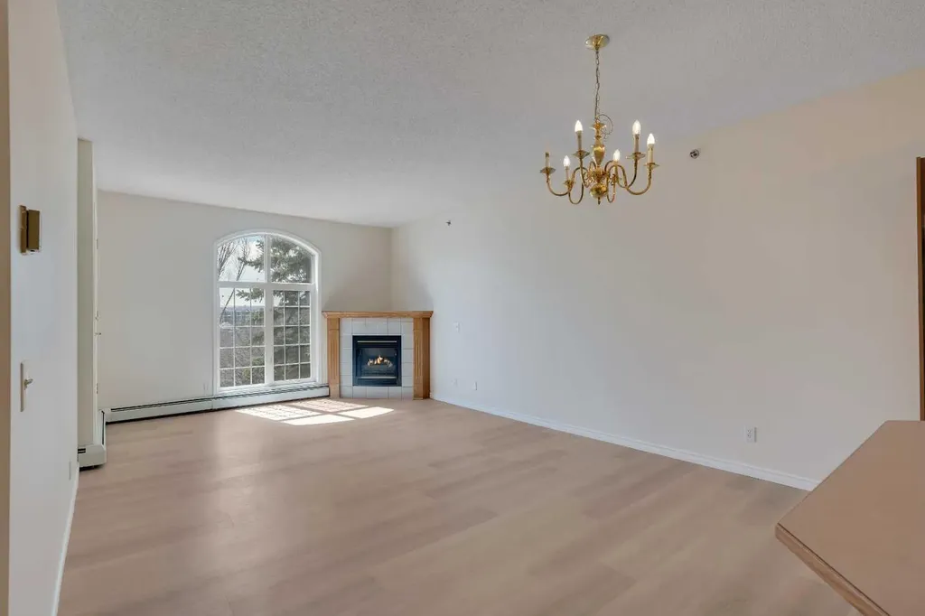 4835 Dalhousie Drive NW Calgary AB T3A 5R7