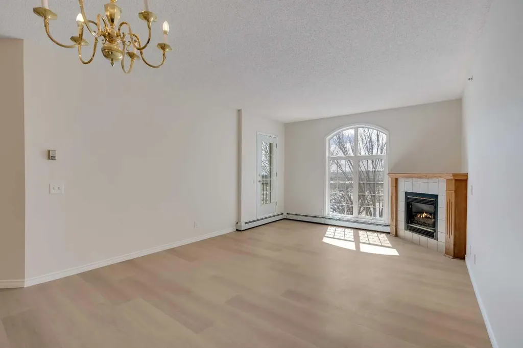 4835 Dalhousie Drive NW Calgary AB T3A 5R7