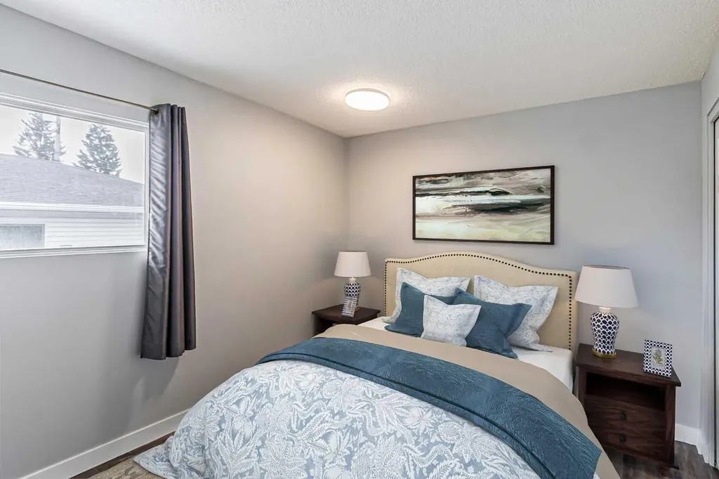 5636 37 Street SW Calgary AB T3E 5M6